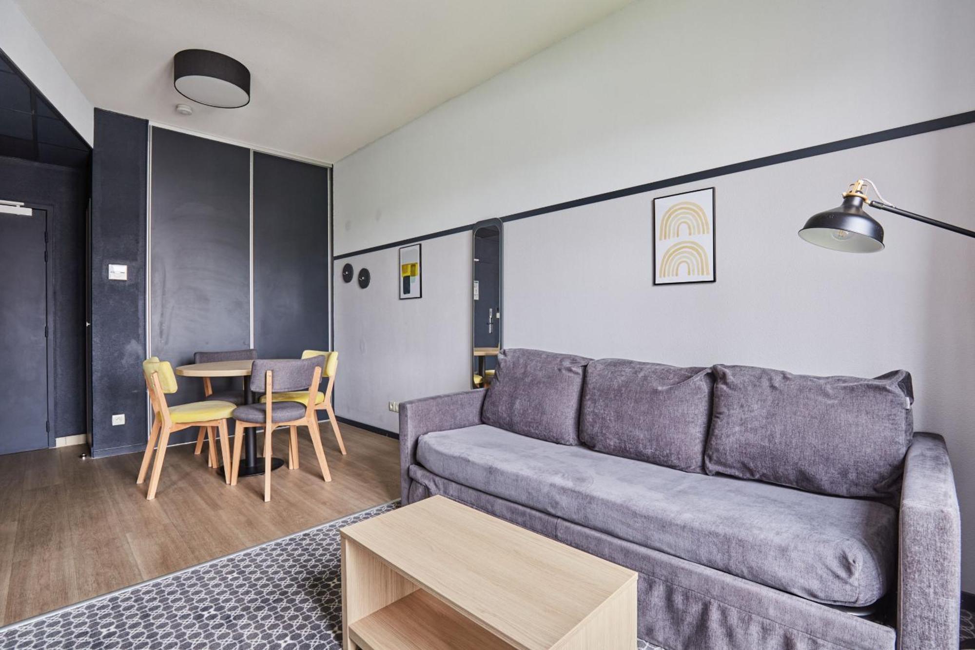 Appart'Hotel Odalys City - Bioparc Lyon Est Екстер'єр фото