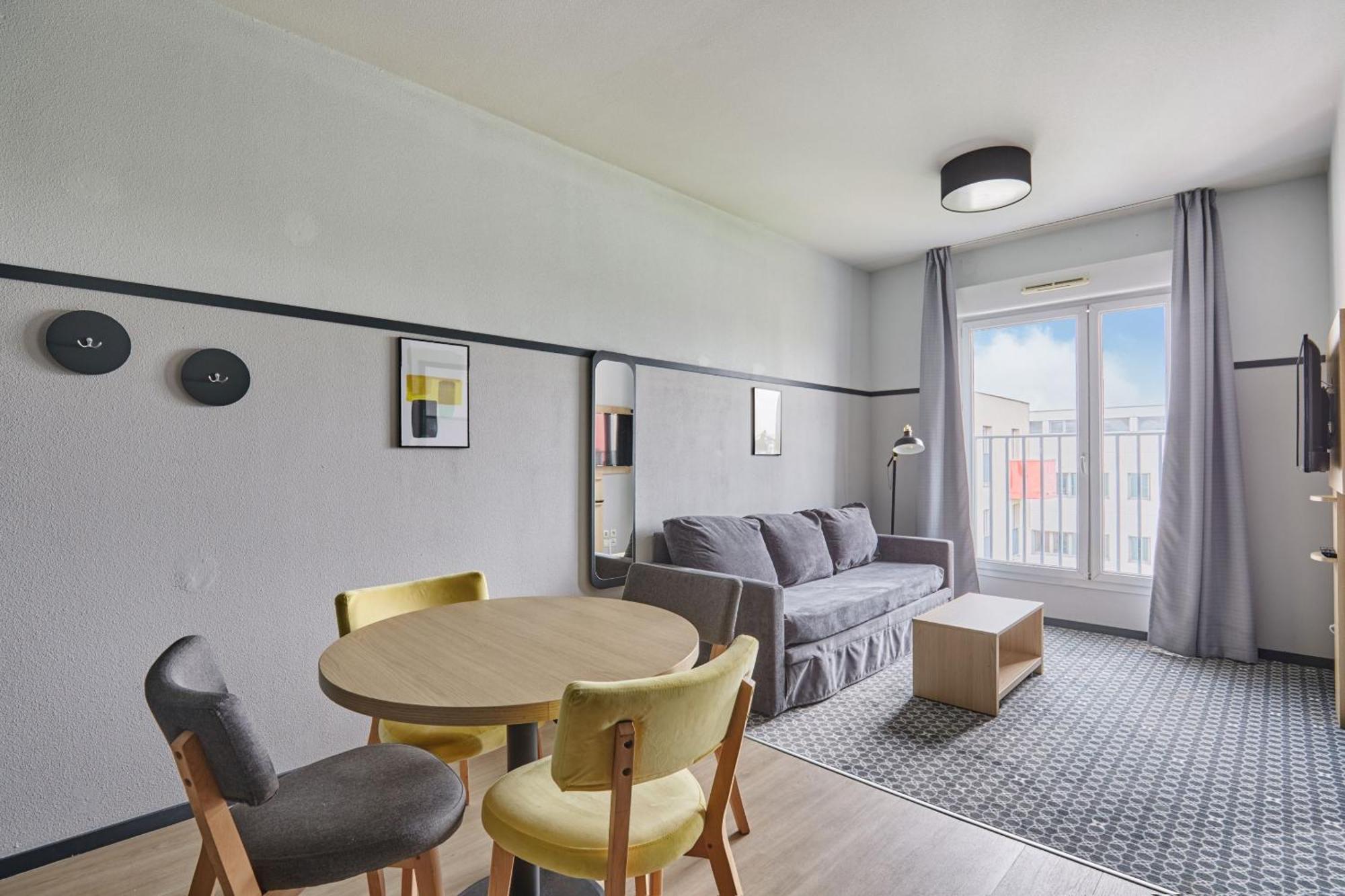 Appart'Hotel Odalys City - Bioparc Lyon Est Екстер'єр фото
