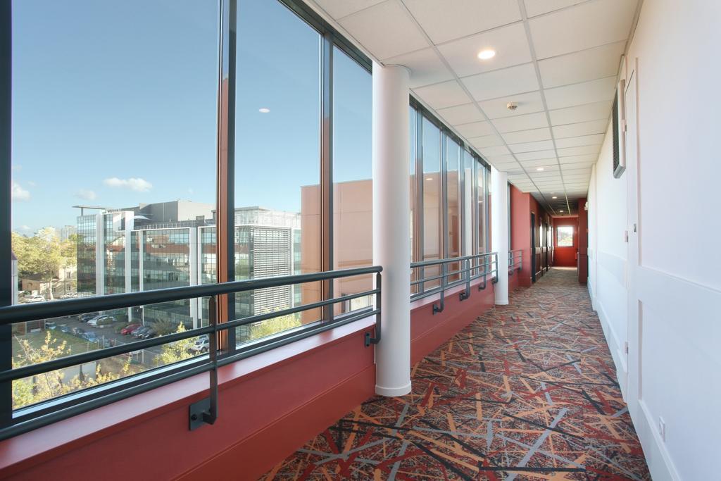 Appart'Hotel Odalys City - Bioparc Lyon Est Екстер'єр фото
